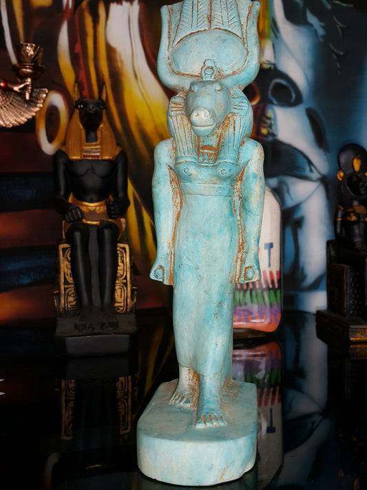 museum-quality-hathor-human-form-fiance-style-reproduction-made-in-egypt